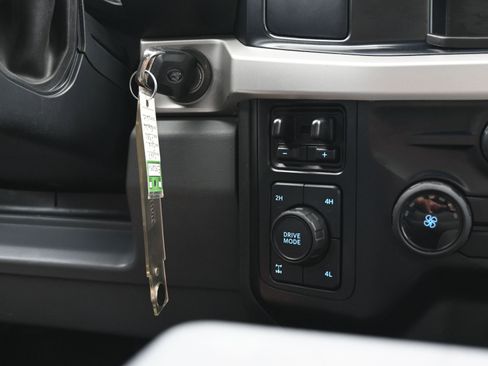 Used 2023 Ford F350 XLT w/ FX4 Off-Road Package image 31