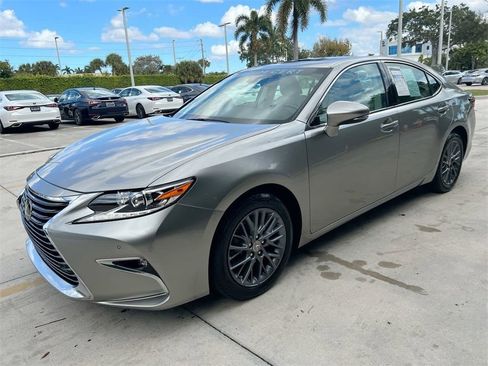 Used 2018 Lexus ES 350 image 3