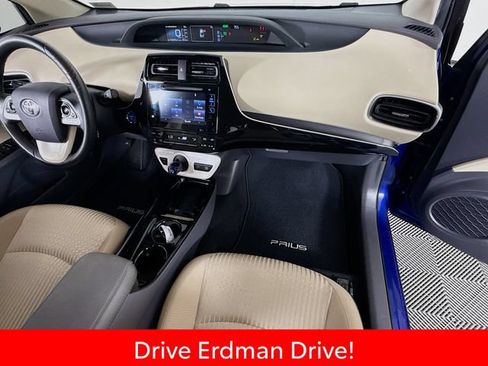 Certified 2018 Toyota Prius Three FWD image 25