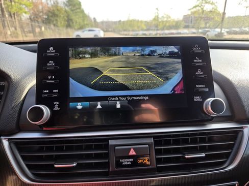 Used 2020 Honda Accord Sport image 3