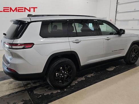 Used 2024 Jeep Grand Cherokee L Laredo image 4