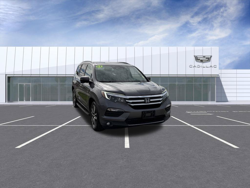 Used 2017 Honda Pilot Touring image 1