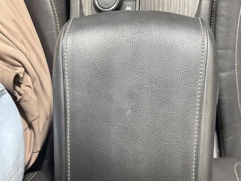 Used 2018 GMC Acadia SLT image 12