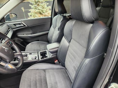 Used 2024 Mitsubishi Outlander SE image 28