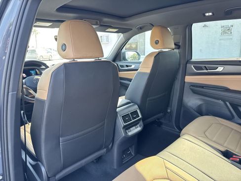 New 2026 Volkswagen Atlas Cross Sport SEL R-Line AWD/4WD image 17
