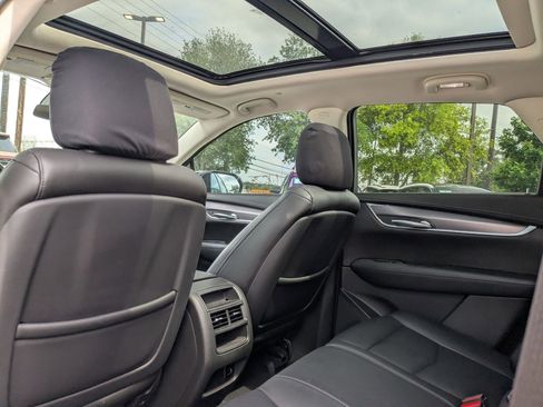 Used 2018 Cadillac XT5 Luxury w/ Driver Awareness Package FWD image 24