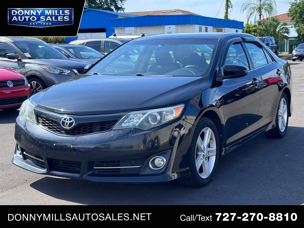 Used 2012 Toyota Camry SE FWD image 1
