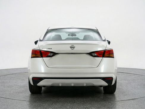 Used 2025 Nissan Altima 2.5 SV image 7