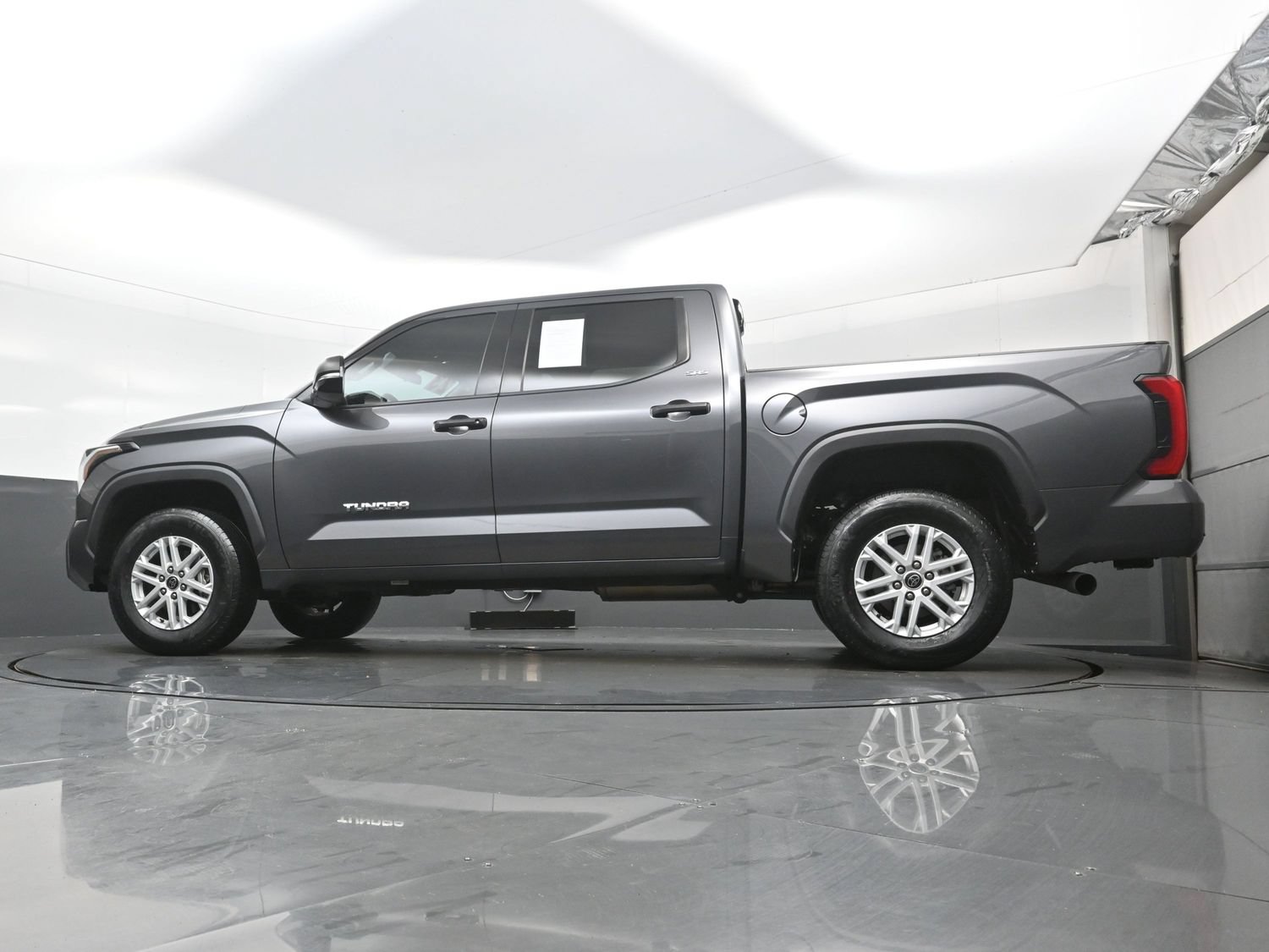 Used 2023 Toyota Tundra SR5 w/ SR5 Convenience Package AWD/4WD image 29