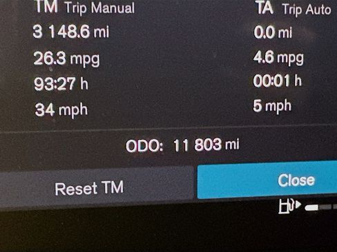 Used 2025 Volvo XC40 B5 Core image 19