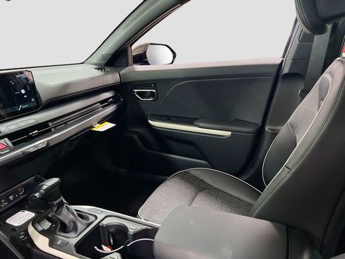 New 2025 Kia K4 GT-Line w/ GT-Line Sunroof Package image 24