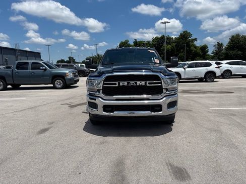 Used 2024 RAM 3500 Tradesman w/ Chrome Appearance Group AWD/4WD image 3