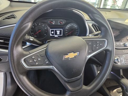 Used 2023 Chevrolet Malibu LT FWD image 31