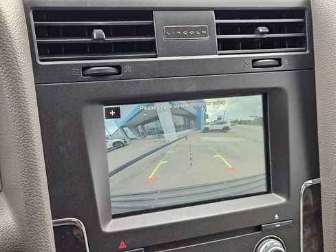Used 2016 Lincoln Navigator Select RWD image 21