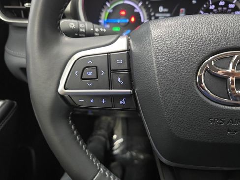 Used 2022 Toyota Highlander XLE AWD/4WD image 20