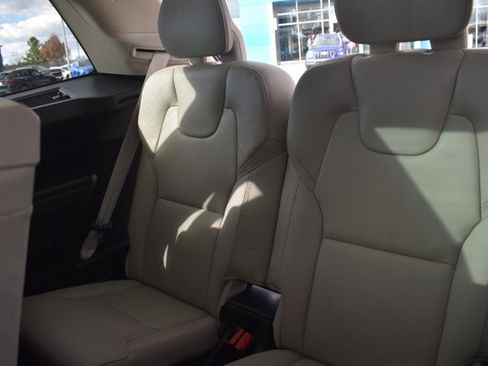 Used 2023 Volvo XC90 B6 Ultimate w/ Protection Package Premier image 17