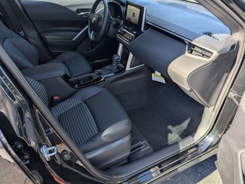 Used 2025 Toyota Corolla Cross AWD Hybrid image 12