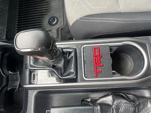 Used 2022 Toyota Tacoma TRD Sport w/ Technology Package image 22