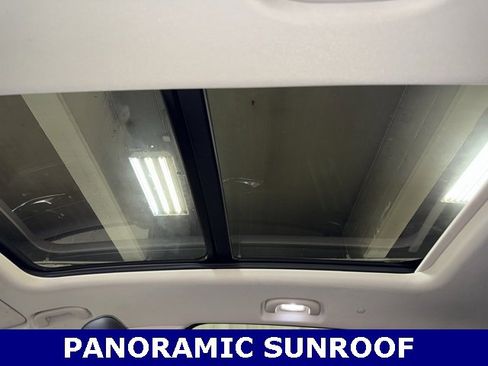 Used 2022 Buick Envision Essence w/ Technology Package I image 11