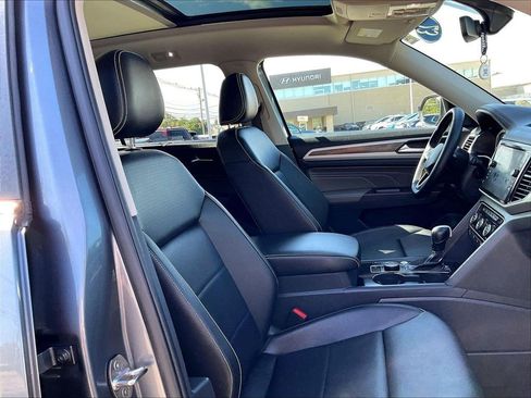 Used 2023 Volkswagen Atlas SE AWD/4WD image 11