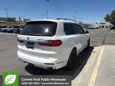 Used 2021 BMW X7 xDrive40i w/ Premium Package AWD/4WD image 8