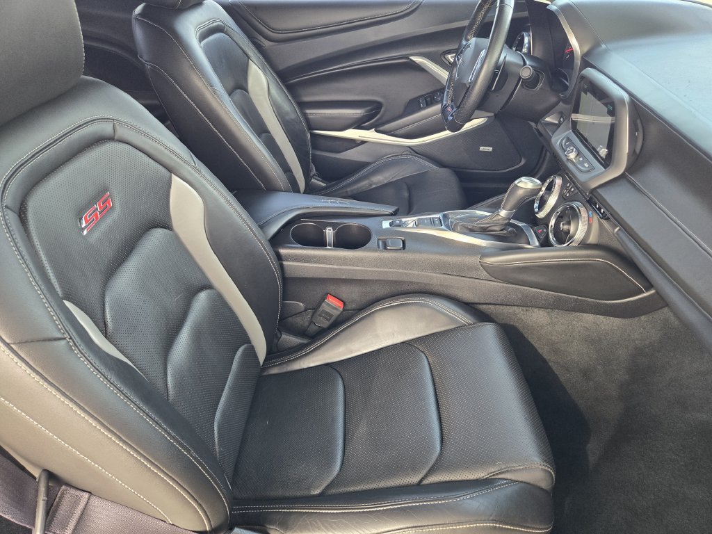 Used 2016 Chevrolet Camaro SS RWD image 14
