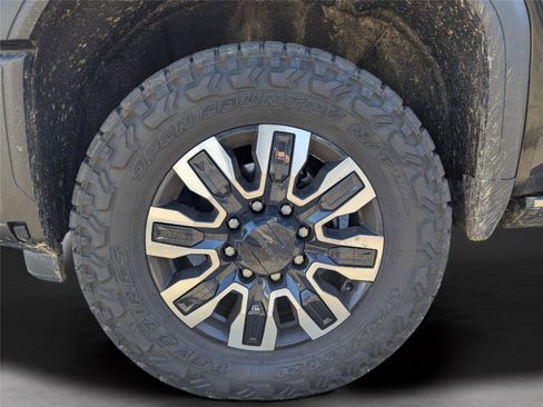 Used 2024 GMC Sierra 2500 Denali Ultimate image 10