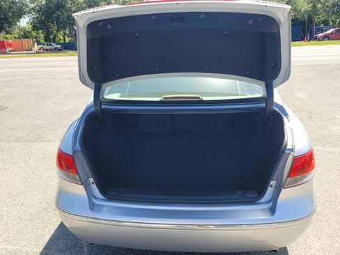 Used 2009 Hyundai Azera Limited w/ Ultimate Pkg 3 FWD image 7