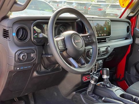 Used 2024 Jeep Wrangler Unlimited Rubicon 4xe AWD/4WD image 10