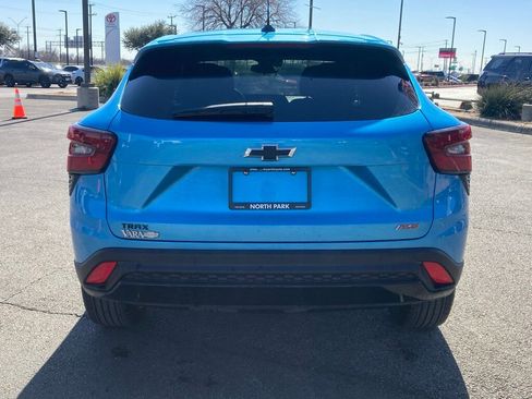 Used 2025 Chevrolet Trax RS w/ Sunroof Package image 6