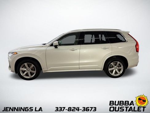 Used 2021 Volvo XC90 T5 Momentum w/ Climate Package AWD/4WD image 2