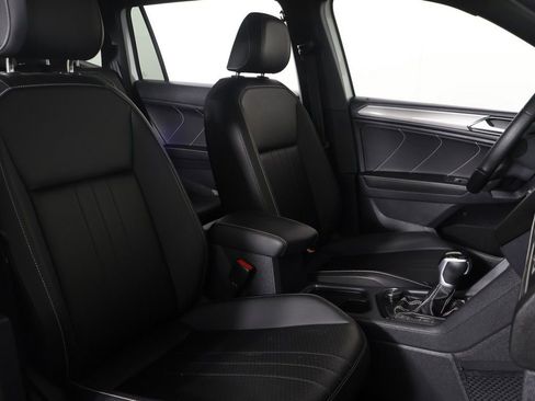 Used 2024 Volkswagen Tiguan SE R-Line image 31