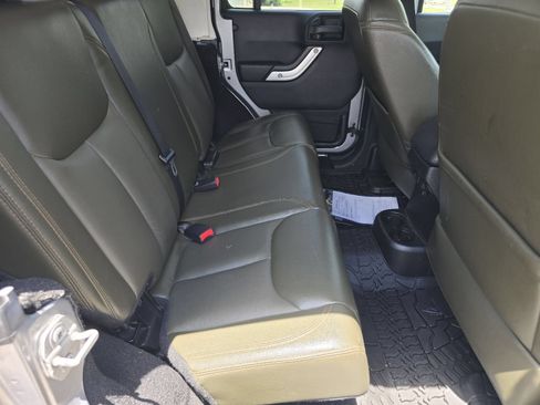 Used 2016 Jeep Wrangler Unlimited Rubicon AWD/4WD image 20