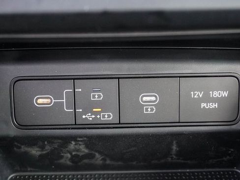 Certified 2025 Hyundai Tucson SE image 22