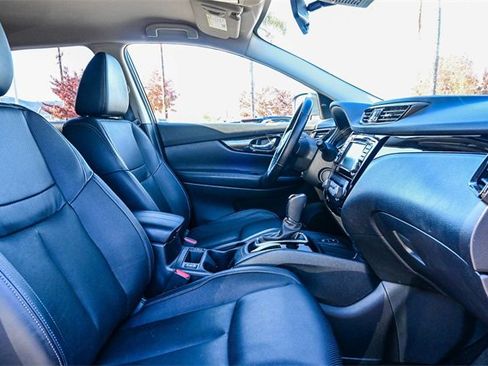 Used 2022 Nissan Rogue Sport SL image 19