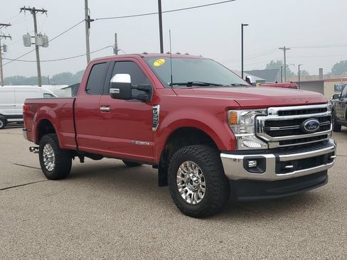 Used 2022 Ford F350 Lariat w/ Chrome Package AWD/4WD image 3