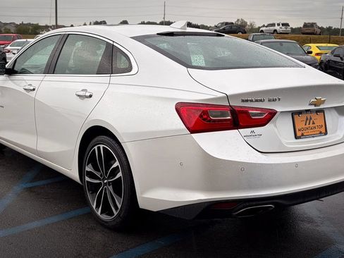 Used 2016 Chevrolet Malibu Premier w/ Driver Confidence Package II FWD image 19