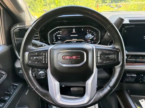 Used 2024 GMC Sierra 2500 SLT w/ SLT Premium Package AWD/4WD image 18