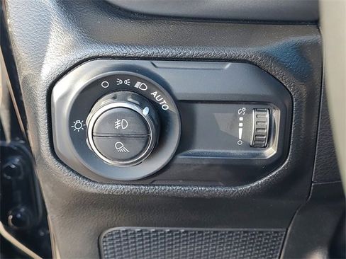 Certified 2023 Jeep Gladiator Sport image 29