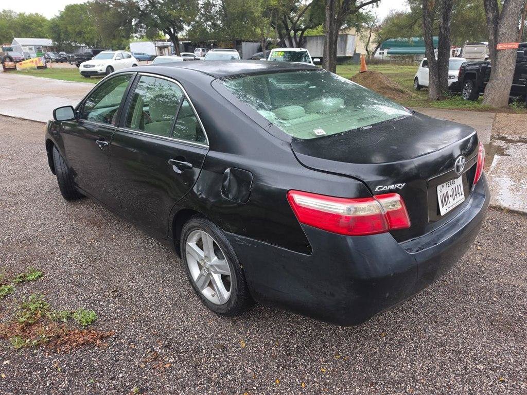Used 2009 Toyota Camry LE FWD image 2