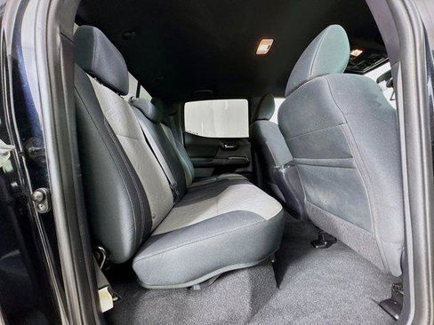Certified 2021 Toyota Tacoma TRD Off-Road AWD/4WD image 24