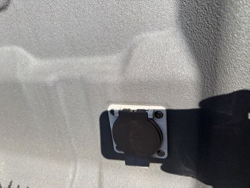 Used 2024 GMC Canyon AT4 w/ AT4 Premium Package image 11