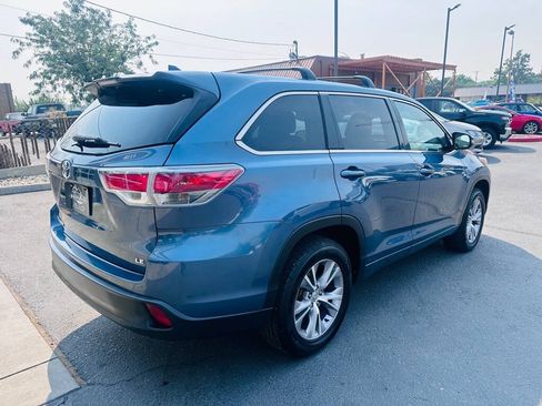 Used 2015 Toyota Highlander Plus FWD image 7