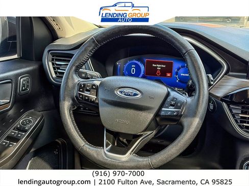 Used 2020 Ford Escape Titanium w/ Titanium Premium Package 2.0 AWD/4WD image 14