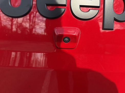 Used 2020 Jeep Gladiator Sport w/ Quick Order Package 24S image 39