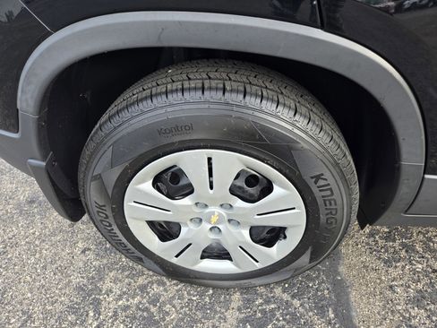 Used 2018 Chevrolet Trax LS image 13