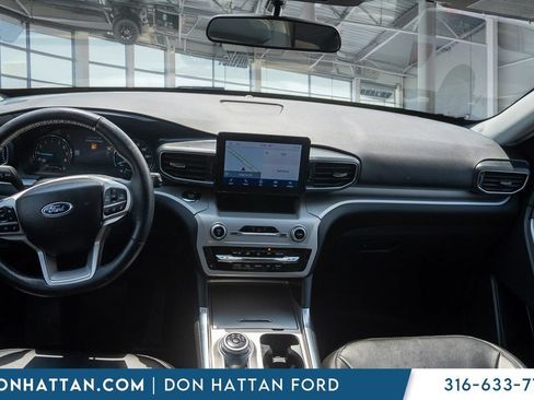 Used 2023 Ford Explorer XLT w/ Equipment Group 202A AWD/4WD image 4