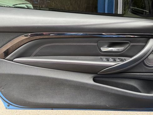 Used 2020 BMW M4 Convertible RWD image 20