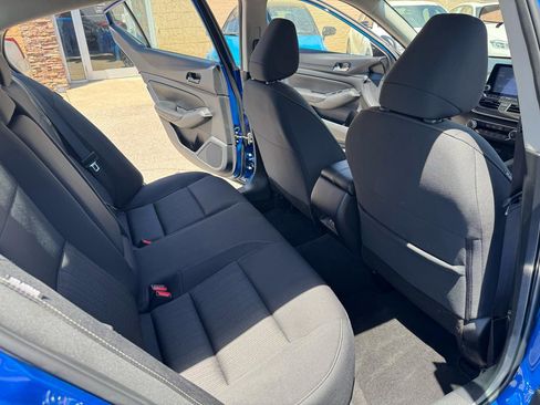 Used 2025 Nissan Altima 2.5 SV FWD image 22