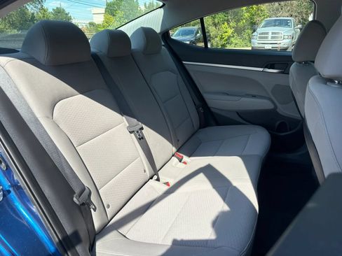 Used 2020 Hyundai Elantra SE FWD image 45